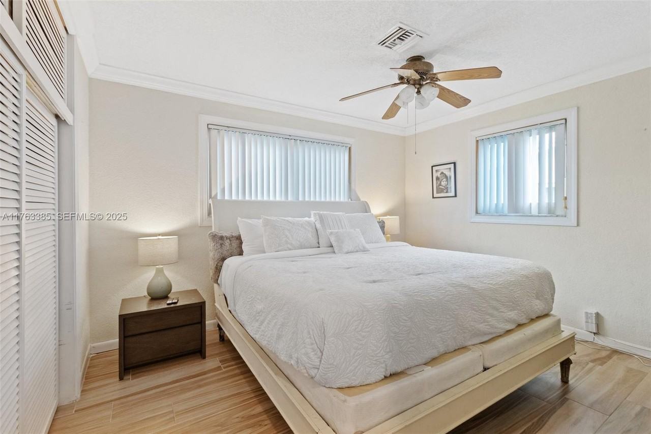 1424 Nautilus Isle - Photo 3 of 25