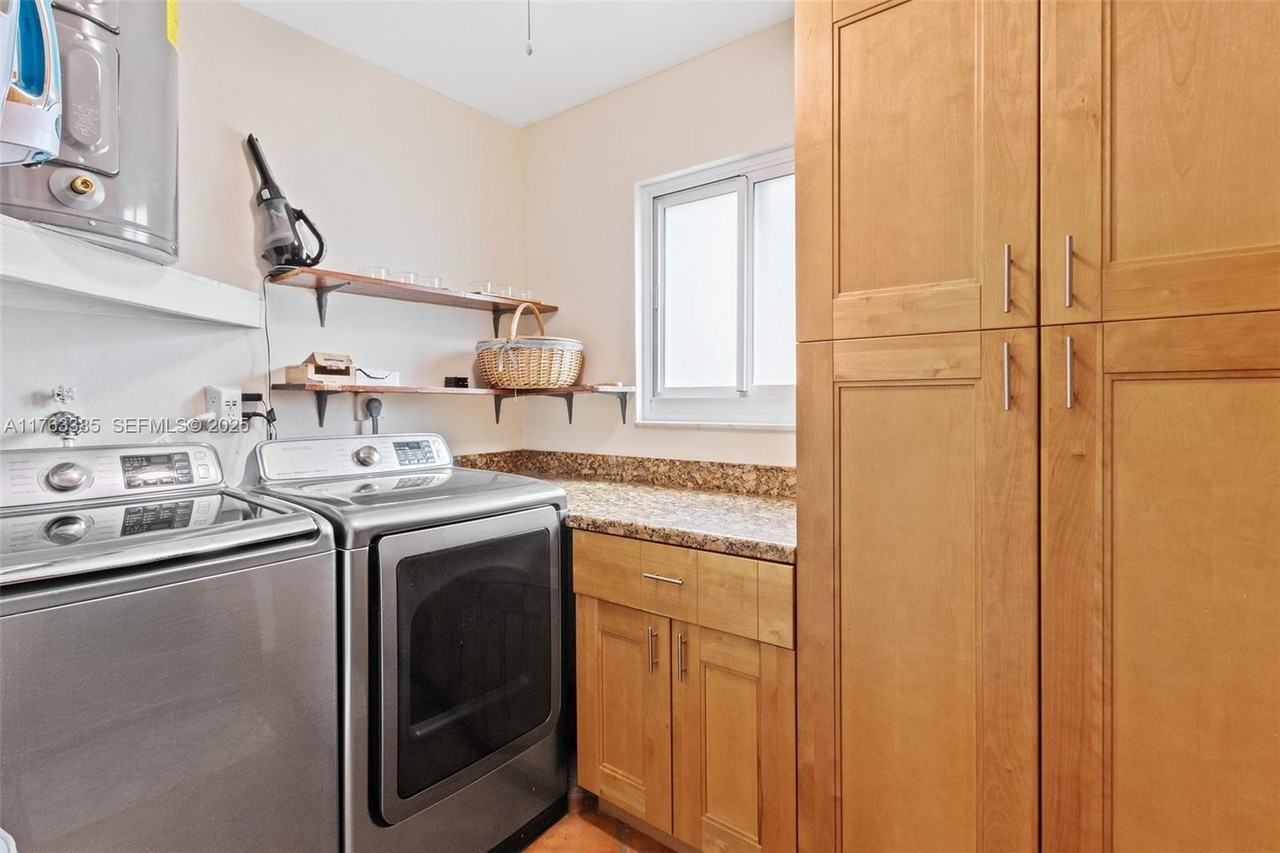 1424 Nautilus Isle - Photo 7 of 25