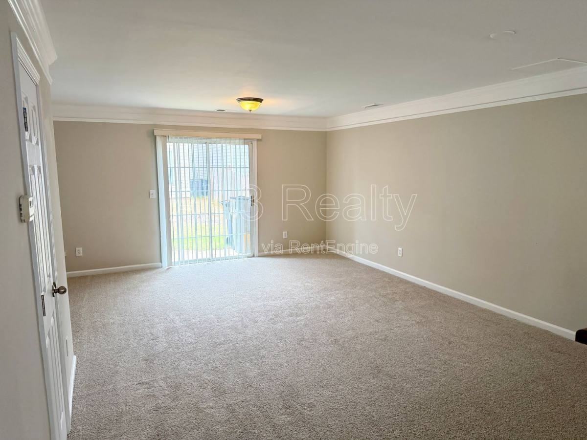 837 Crestwell Cir Sw - Photo 3 of 10