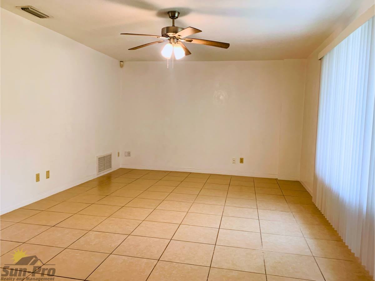 1505 Edgewater Rd - Photo 3 of 10