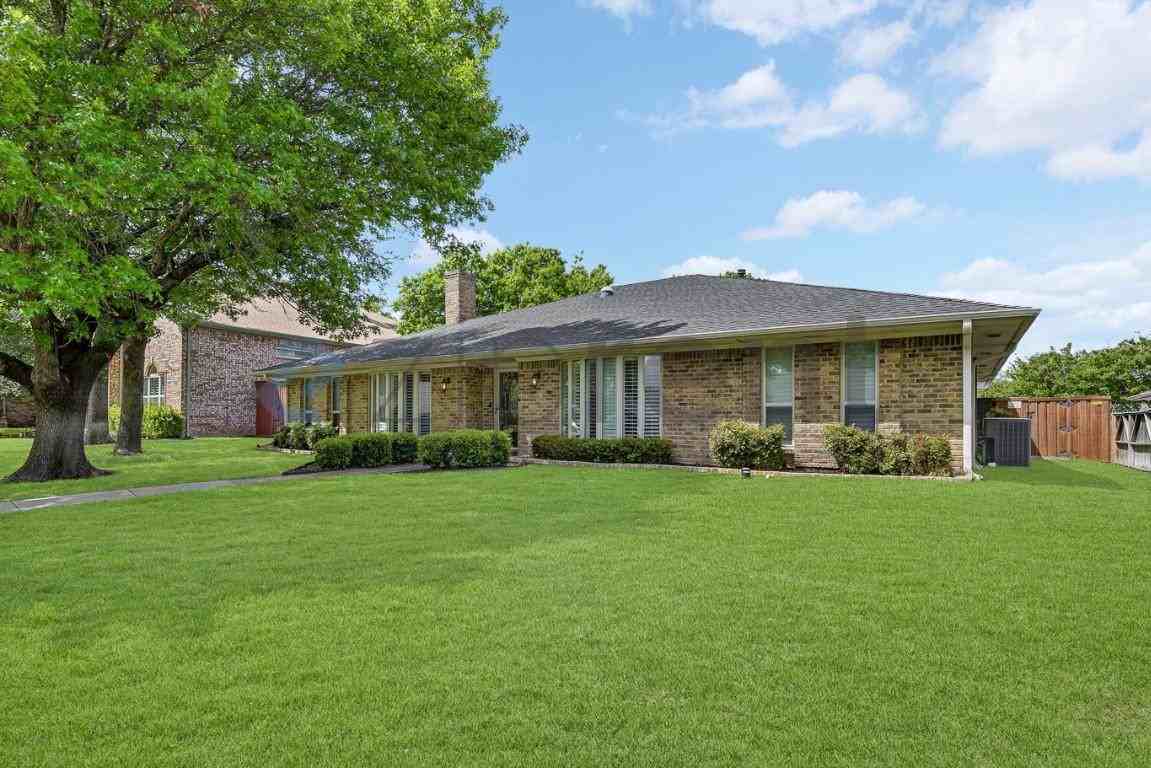 2501 Bluffton Dr - Photo 2 of 33