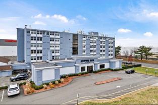 225 Lordship Blvd - Photo 1 of 1