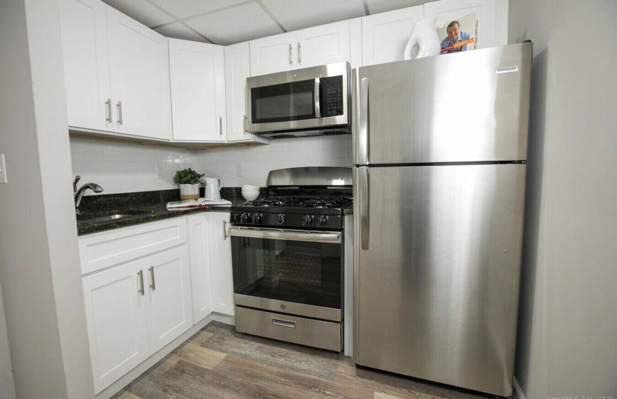 225 Lordship Blvd - Photo 6 of 18