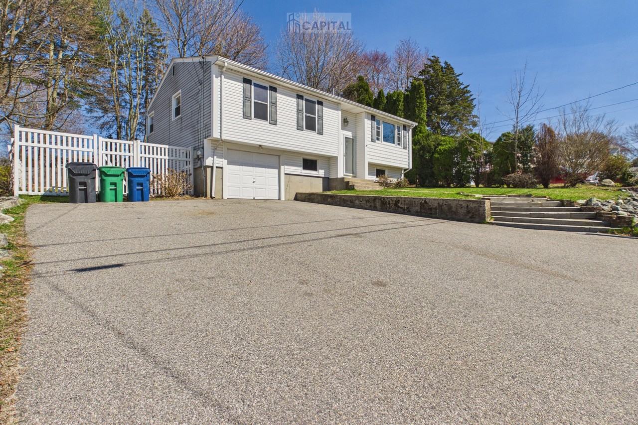 22 Okinawa Ave - Photo 3 of 19