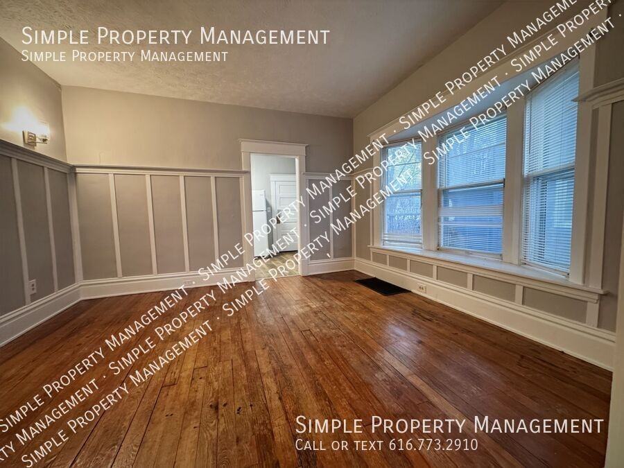 1036 Lafayette Ave Ne #1 - Photo 6 of 16