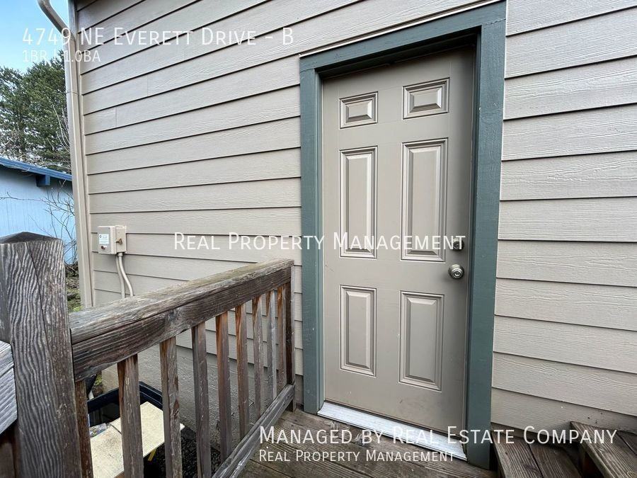 4749 Ne Everett Dr #B - Photo 2 of 13