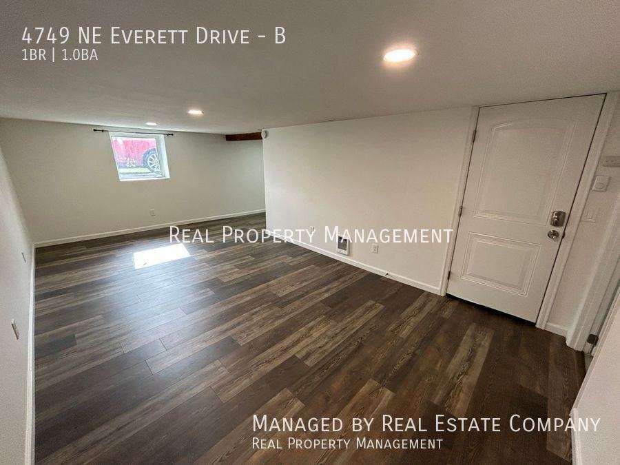 4749 Ne Everett Dr #B - Photo 4 of 13