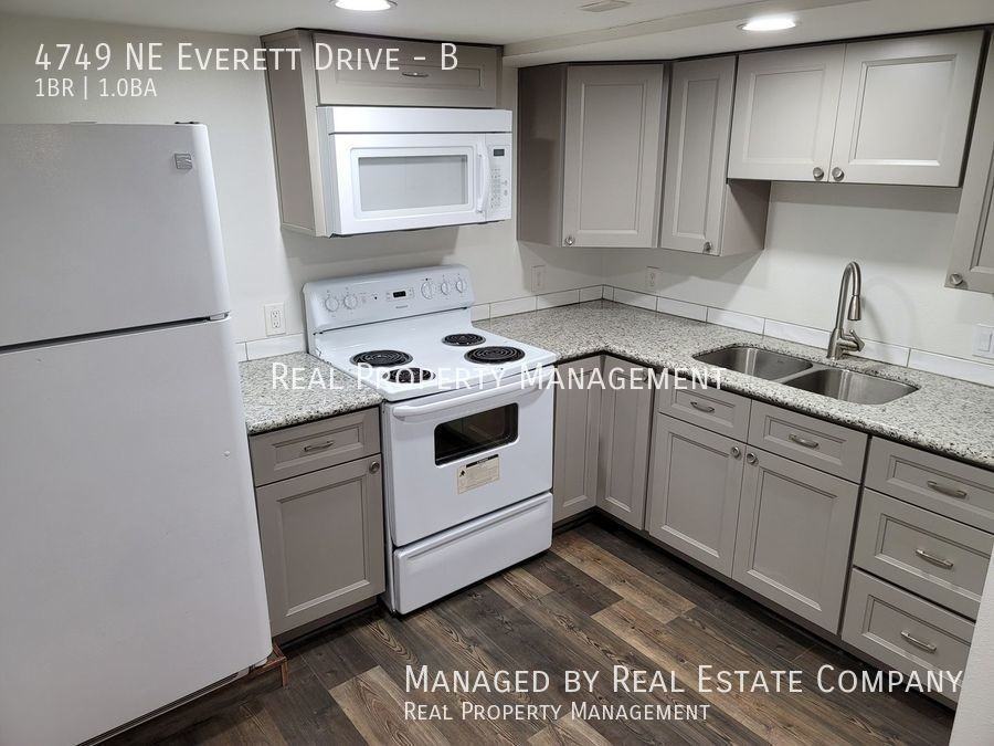 4749 Ne Everett Dr #B - Photo 7 of 13