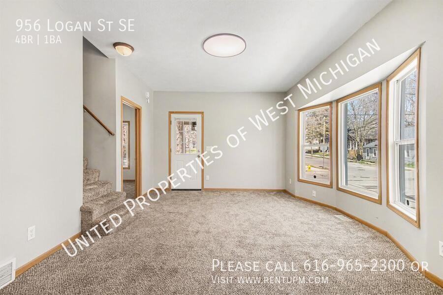 956 Logan St Se - Photo 3 of 15