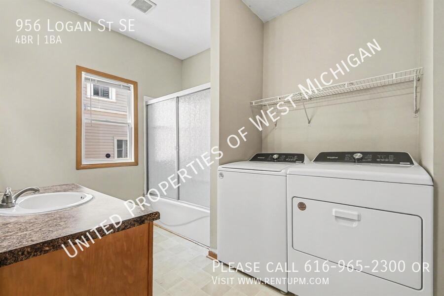 956 Logan St Se - Photo 6 of 15