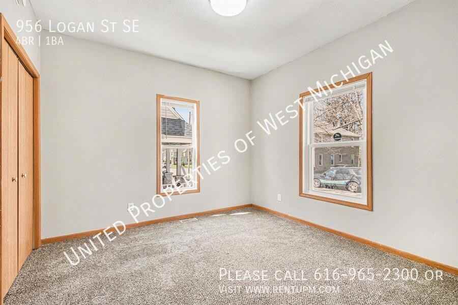 956 Logan St Se - Photo 7 of 15