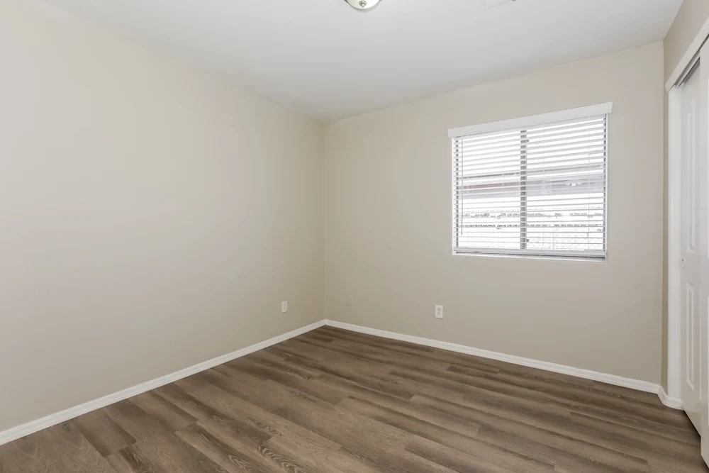 251 Dakota Street - Photo 5 of 10