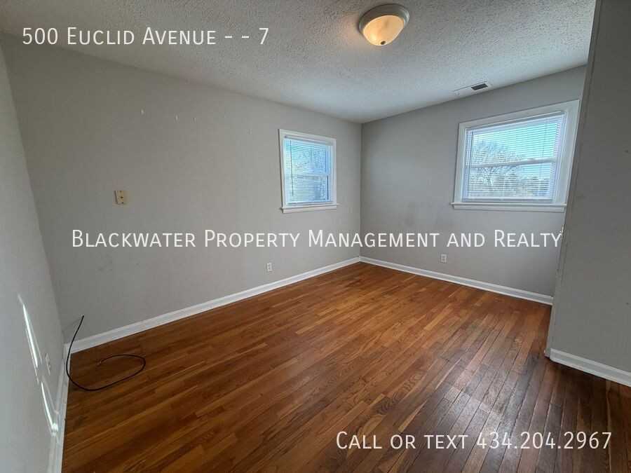 500 Euclid Ave #7 - Photo 2 of 7