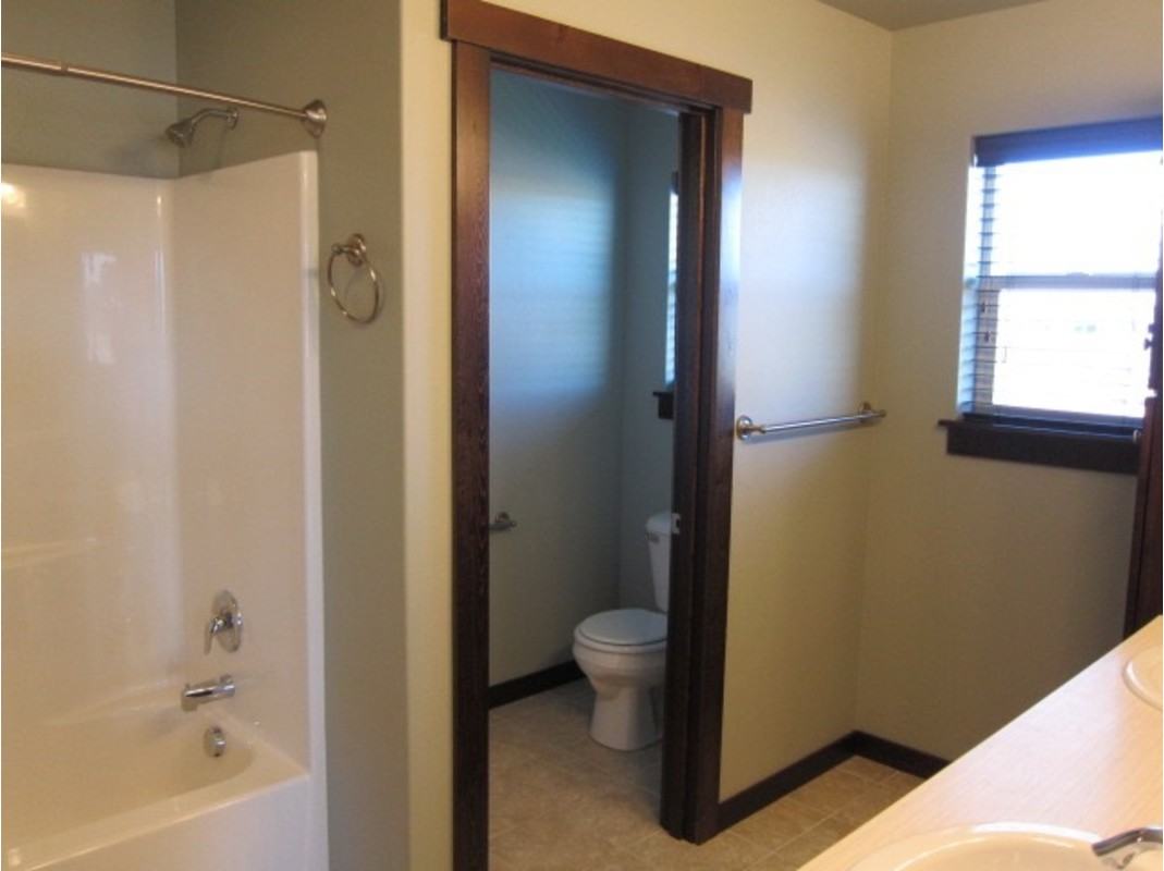 1906 Leeward Ct - Photo 3 of 29