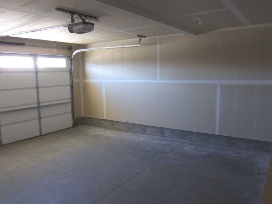 1906 Leeward Ct - Photo 6 of 29