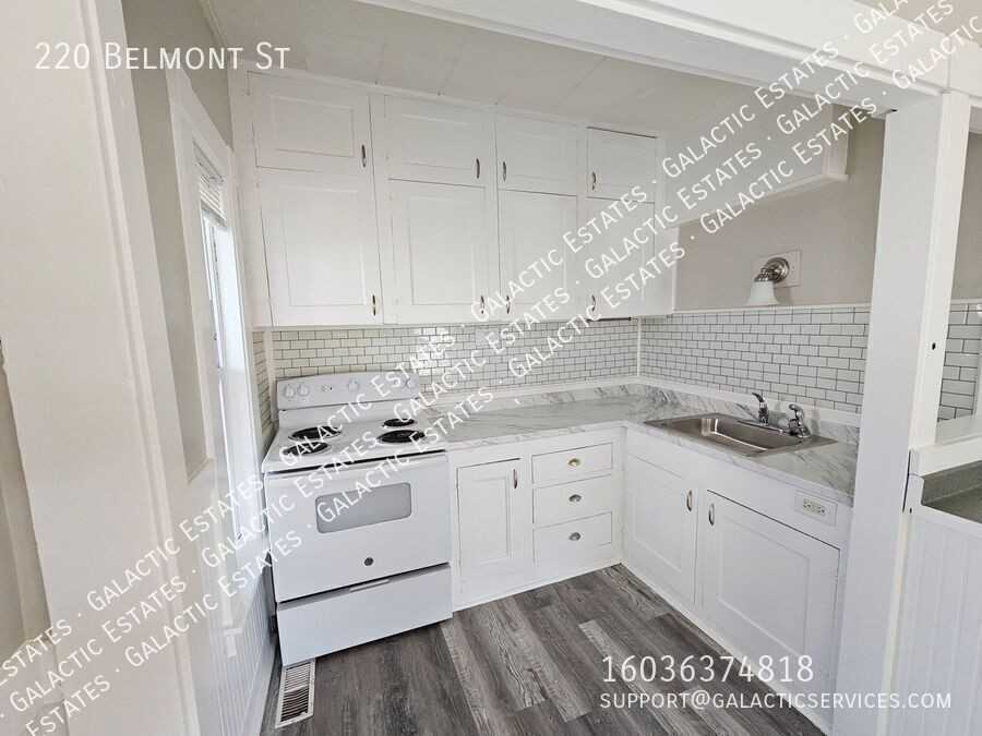 220 Belmont St - Photo 4 of 21