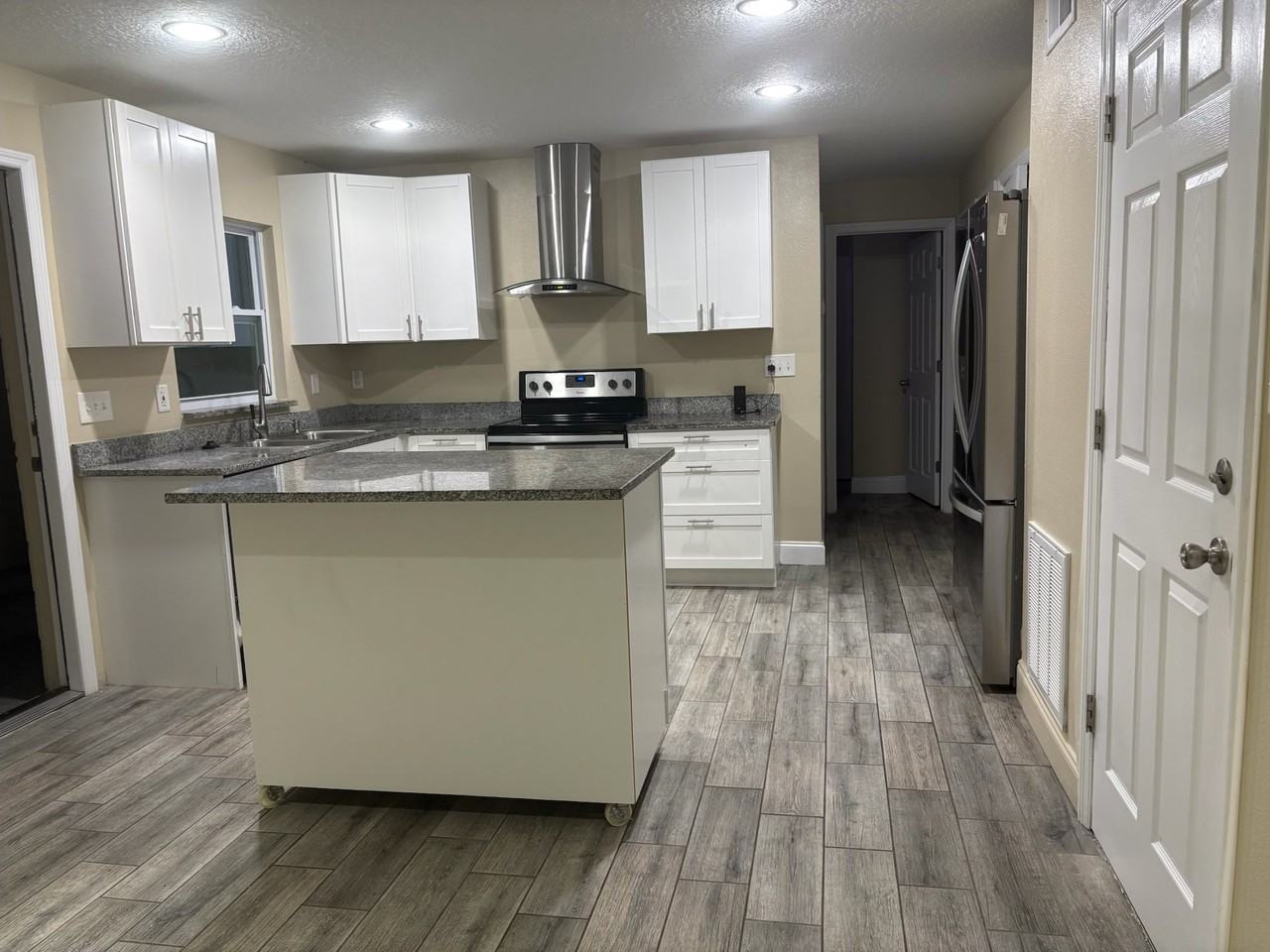 6760 Pot O Gold Ln - Photo 4 of 15