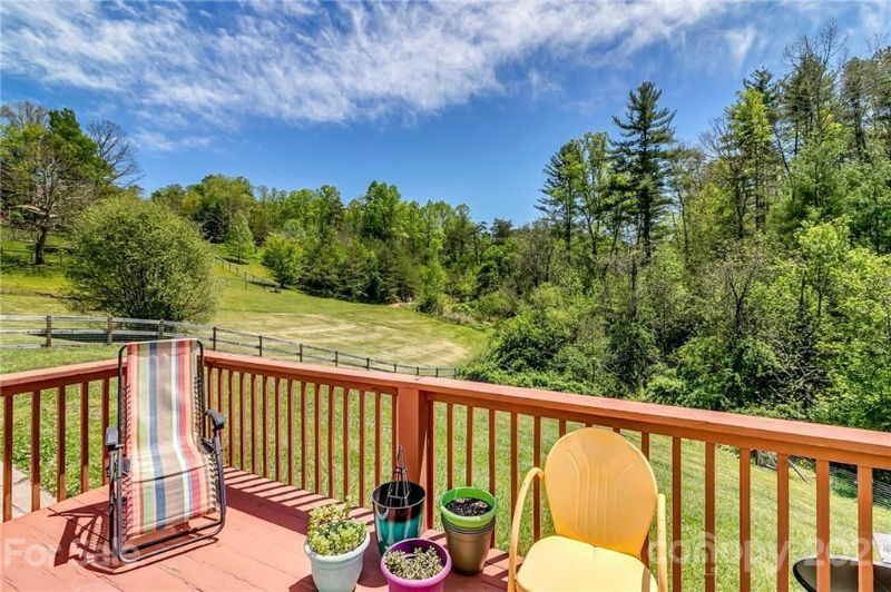 21 Locust Meadow Ln - Photo 6 of 42