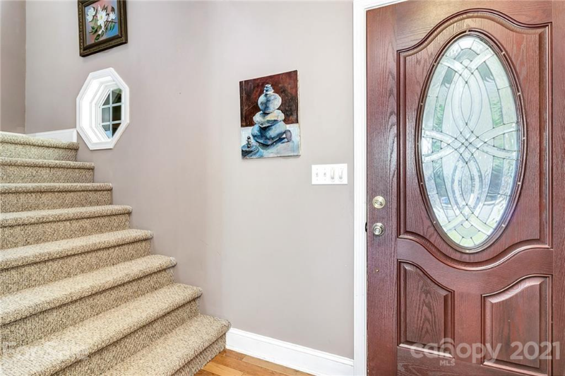 21 Locust Meadow Ln - Photo 7 of 42