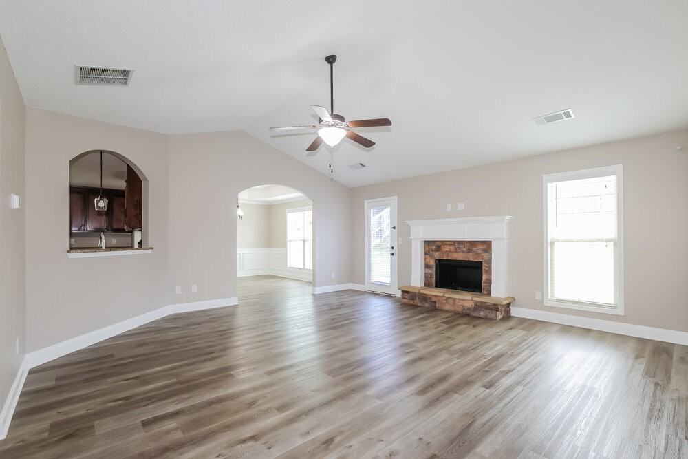 1446 Dillard Heights Dr - Photo 4 of 16