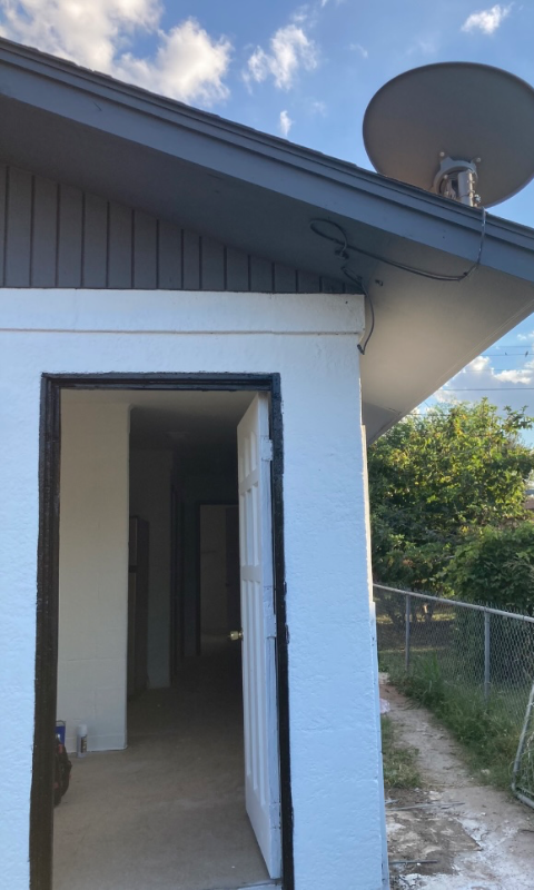 906 W Lucas #2 - Photo 2 of 17