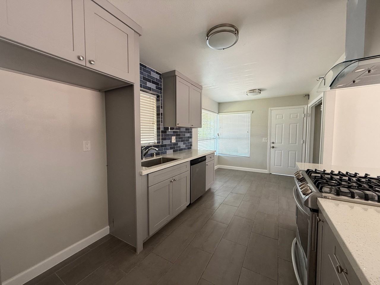 11092 Dallas Dr - Photo 7 of 20