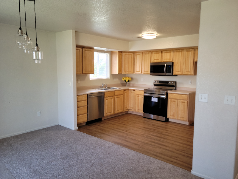 3619 Bobcat Ln - Photo 2 of 18