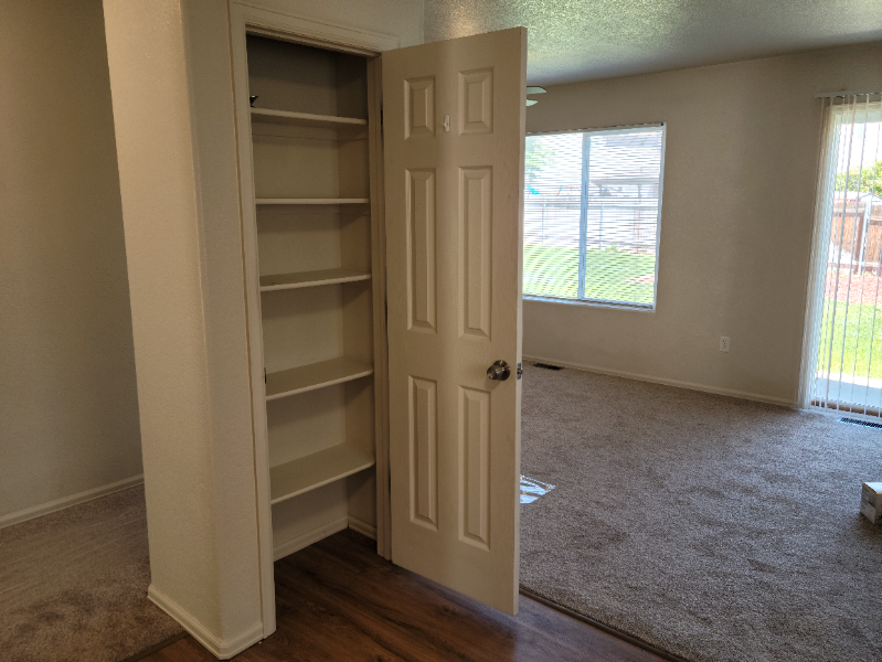 3619 Bobcat Ln - Photo 4 of 18