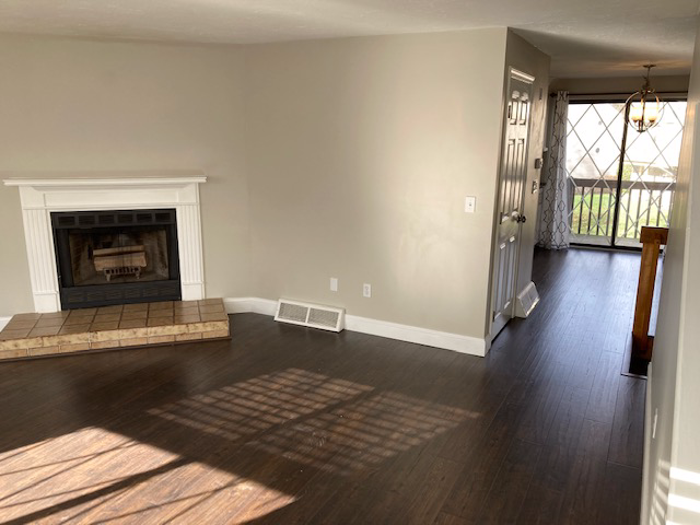 16 Rollins Ct - Photo 3 of 23