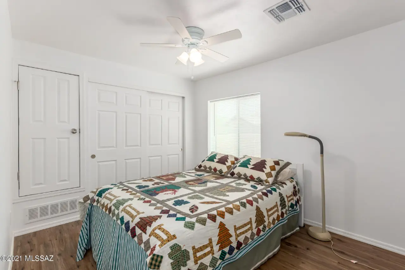 2019 E Silver St #R - Photo 6 of 12