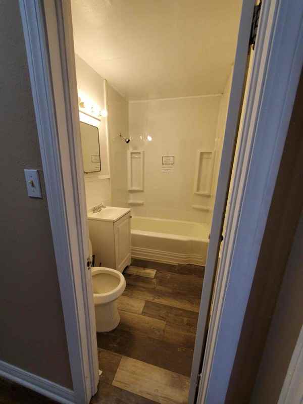 1606 Nw Floyd Ave - Photo 6 of 10