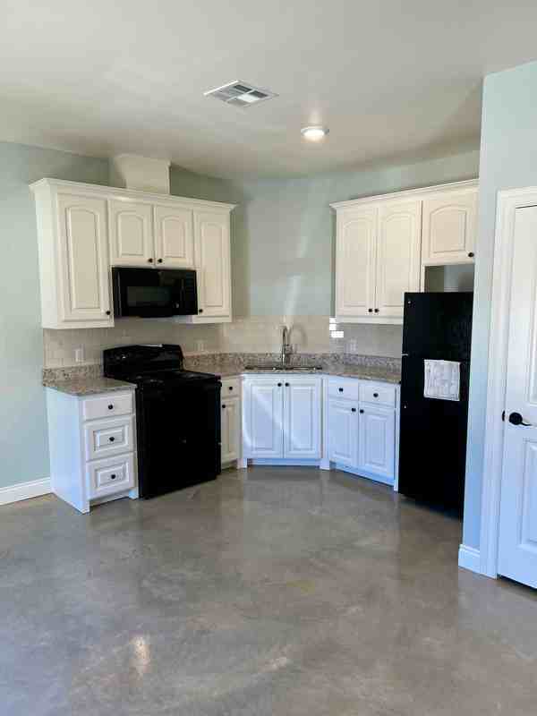 2515 Barbara St #9 - Photo 2 of 8