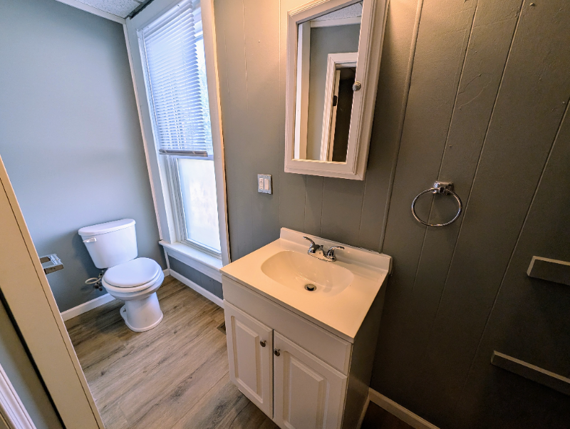 702 Lincoln St - Photo 3 of 20