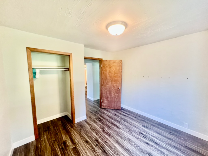 1032 N Rapids Rd - Photo 5 of 13