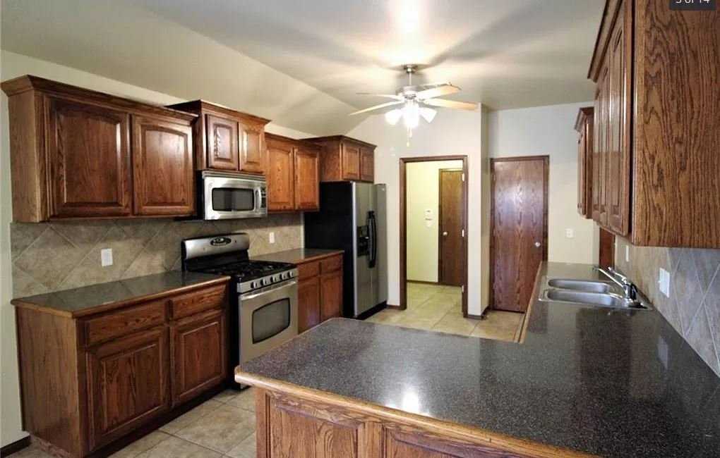 2017 Nw 176th Ter - Photo 3 of 13