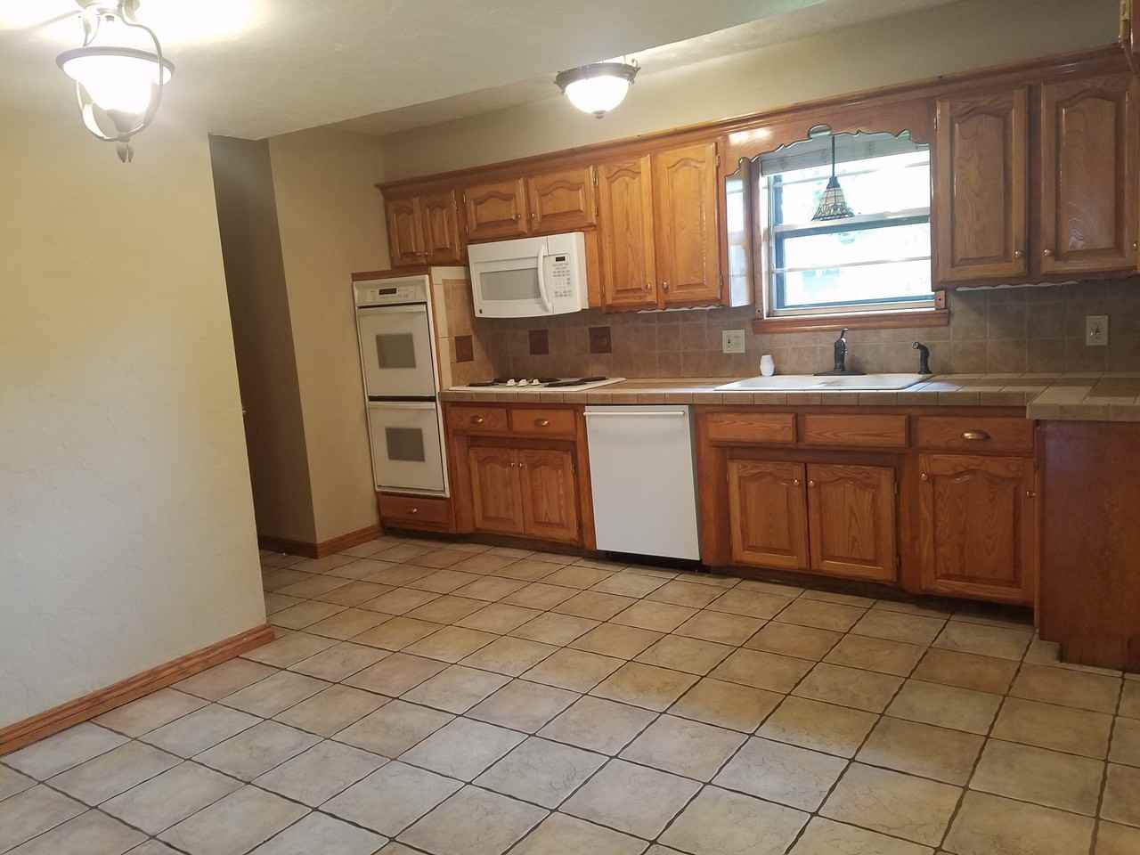 4816 Michael Dr - Photo 2 of 15