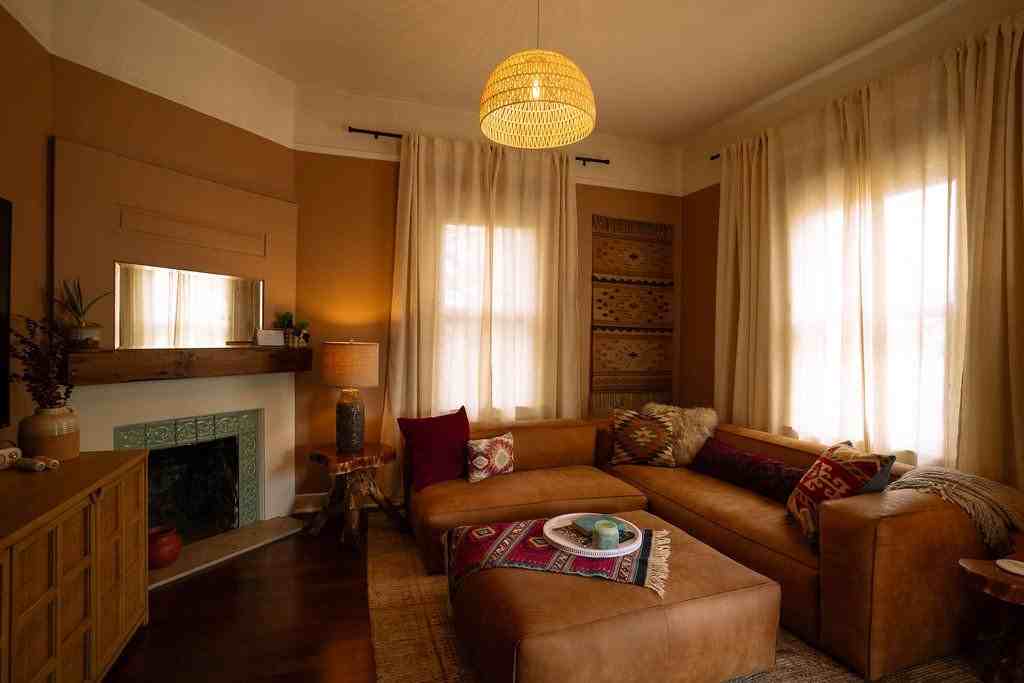 112 E 16th St - Photo 3 of 20