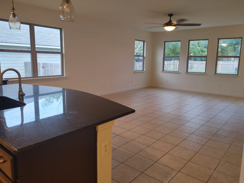 1097 Violet Ln - Photo 2 of 10