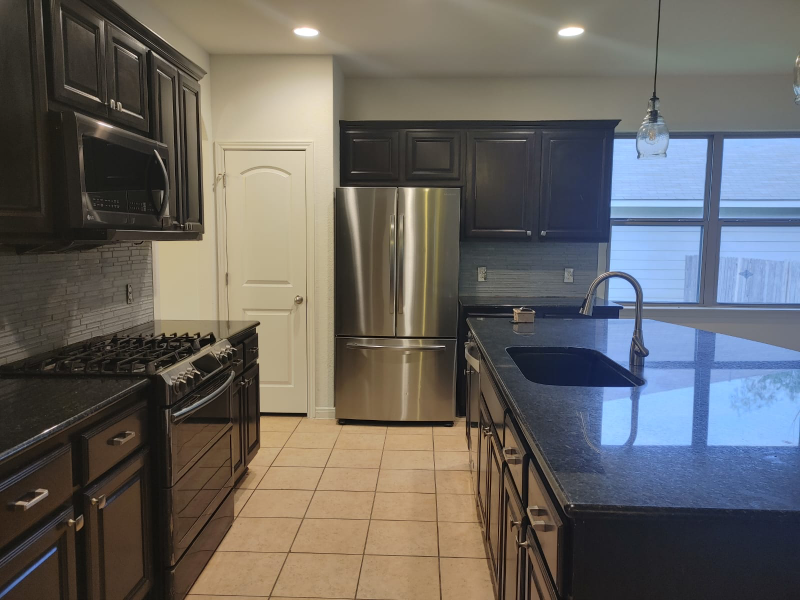 1097 Violet Ln - Photo 3 of 10