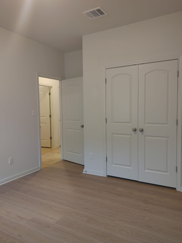 1097 Violet Ln - Photo 5 of 10