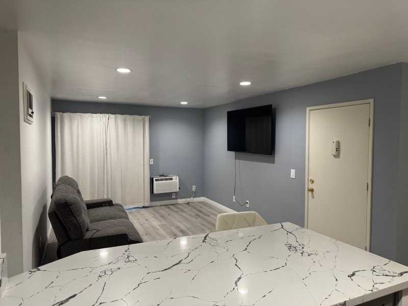 12716 Lakeshore Dr #C - Photo 4 of 11