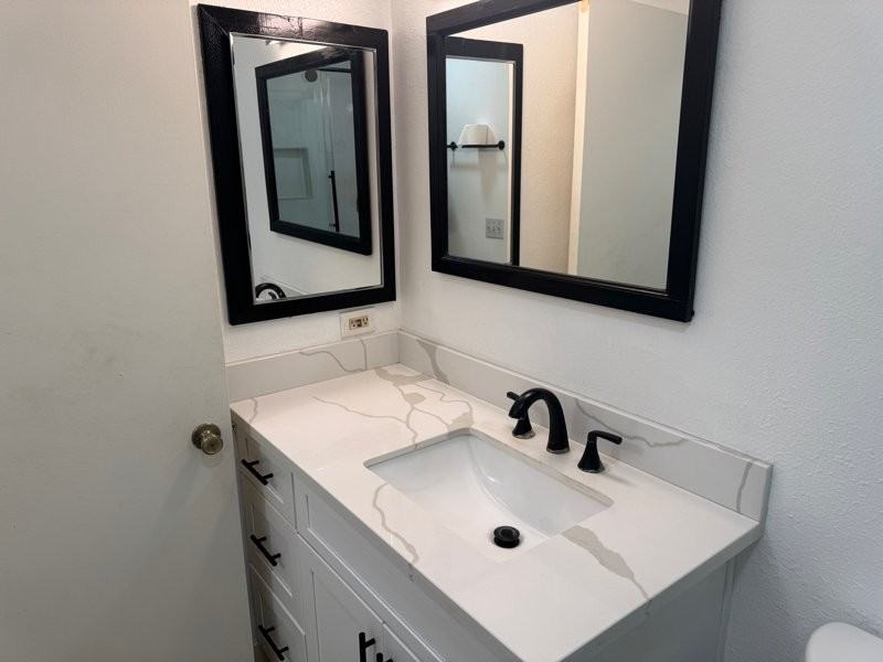 12716 Lakeshore Dr #C - Photo 7 of 11