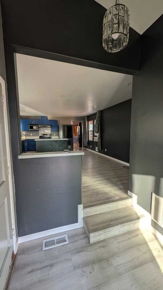 9834 Lawlor St - Photo 6 of 34