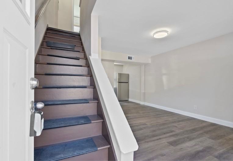 464 E Norwich Ave #D - Photo 2 of 20