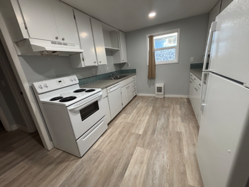 2950B Sw Beach Ave - Photo 3 of 4