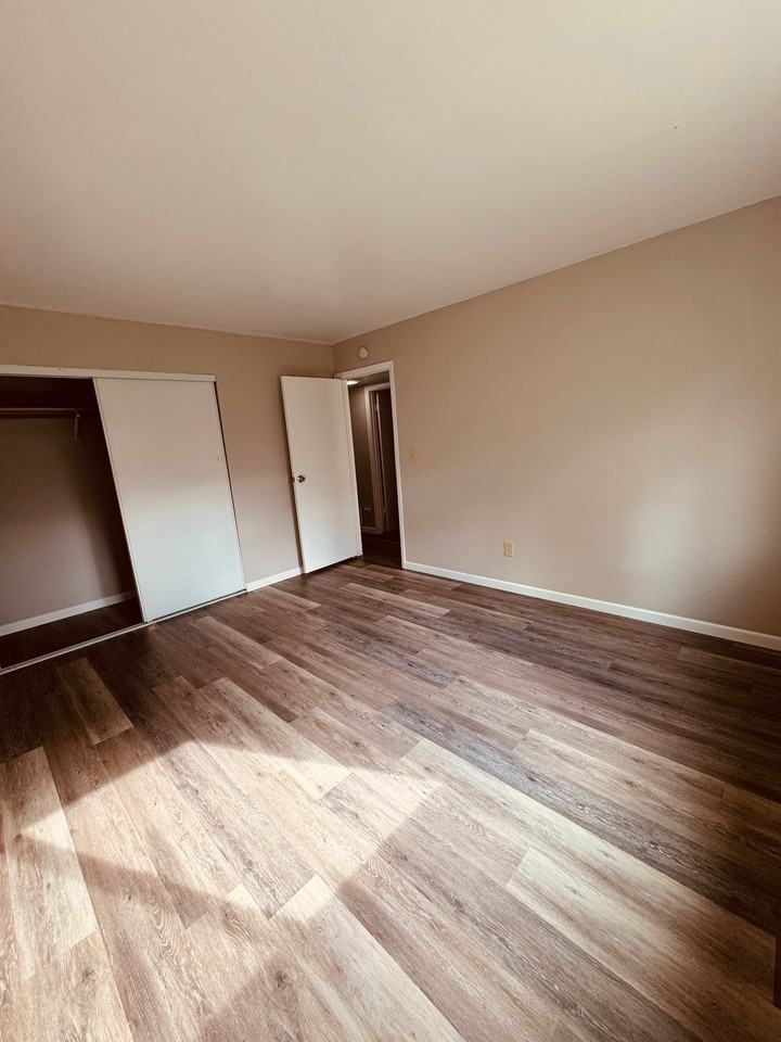 3310 Cochran Dr #D - Photo 4 of 8