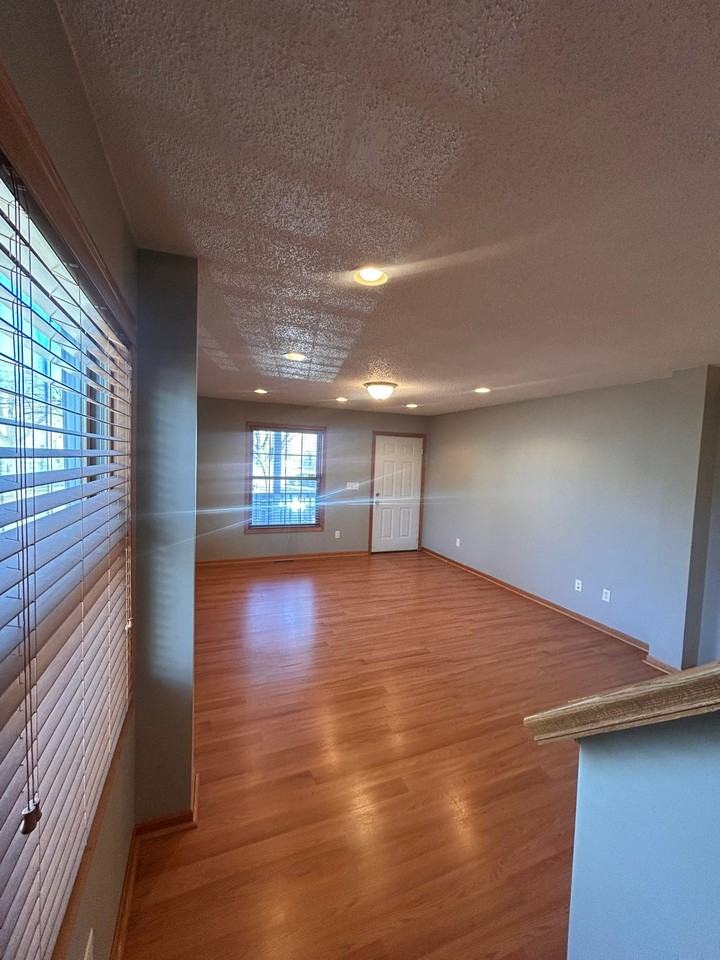 1829 Girard Ave N #B - Photo 3 of 20