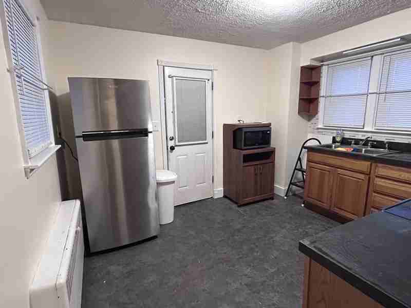 1231 Hilldale Rd - Photo 5 of 16