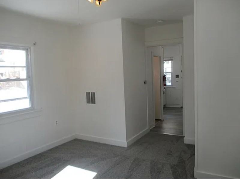 119 Main St #B - Photo 5 of 8