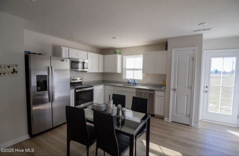 8950 Shallow Creek Trl - Photo 3 of 20